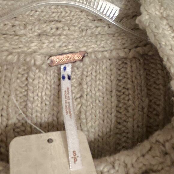 Free People Icicle Embellished Sweater Women’s S Mock Neck Rhinestone NEW - Picture 4 of 7